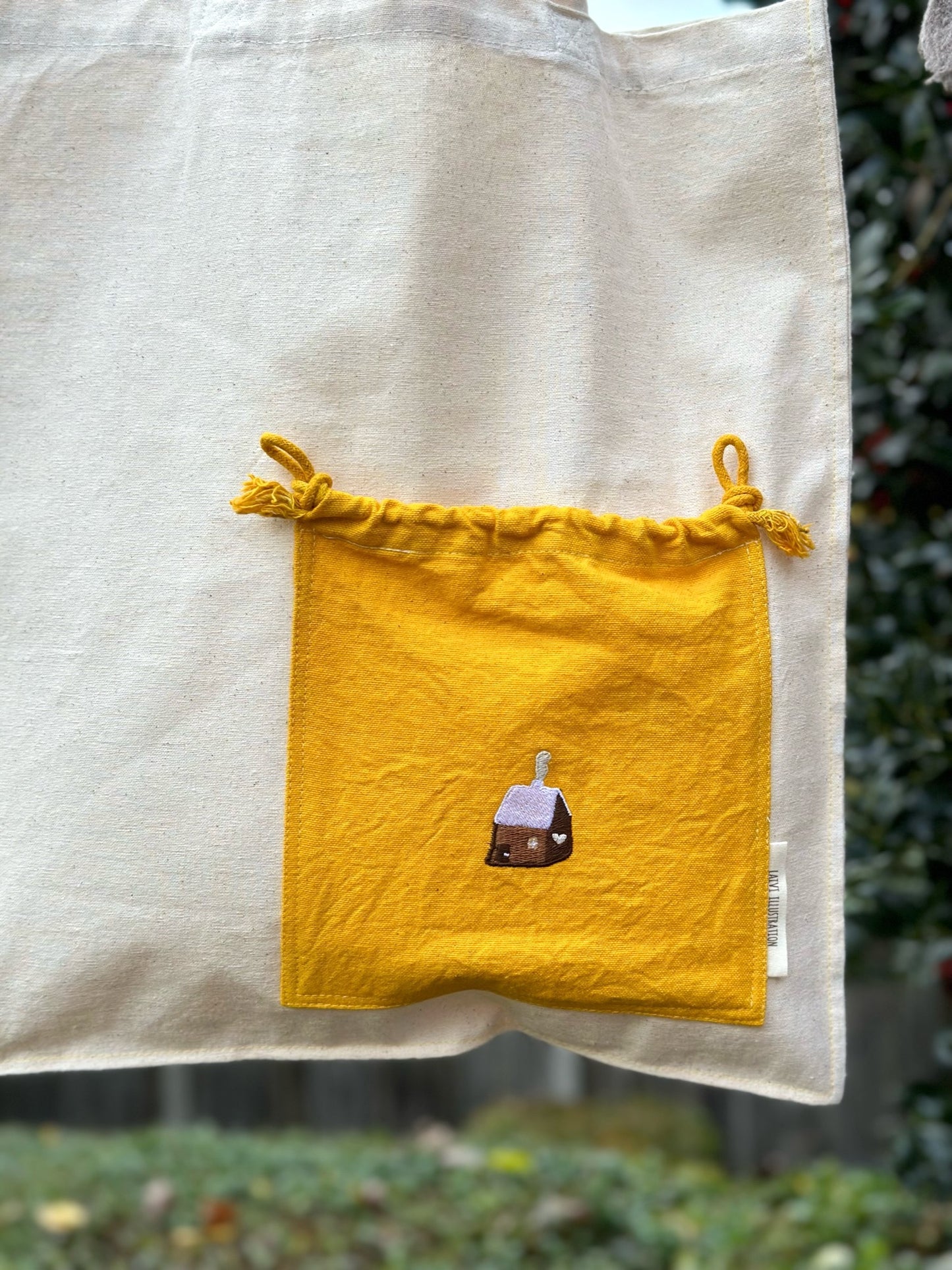Essential Cotton Tote Bag with a Pocket Gingerbread House