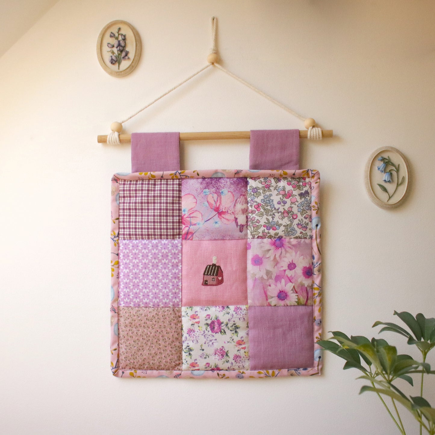 Patchwork Wall Hanging "Smell of Strawberries"