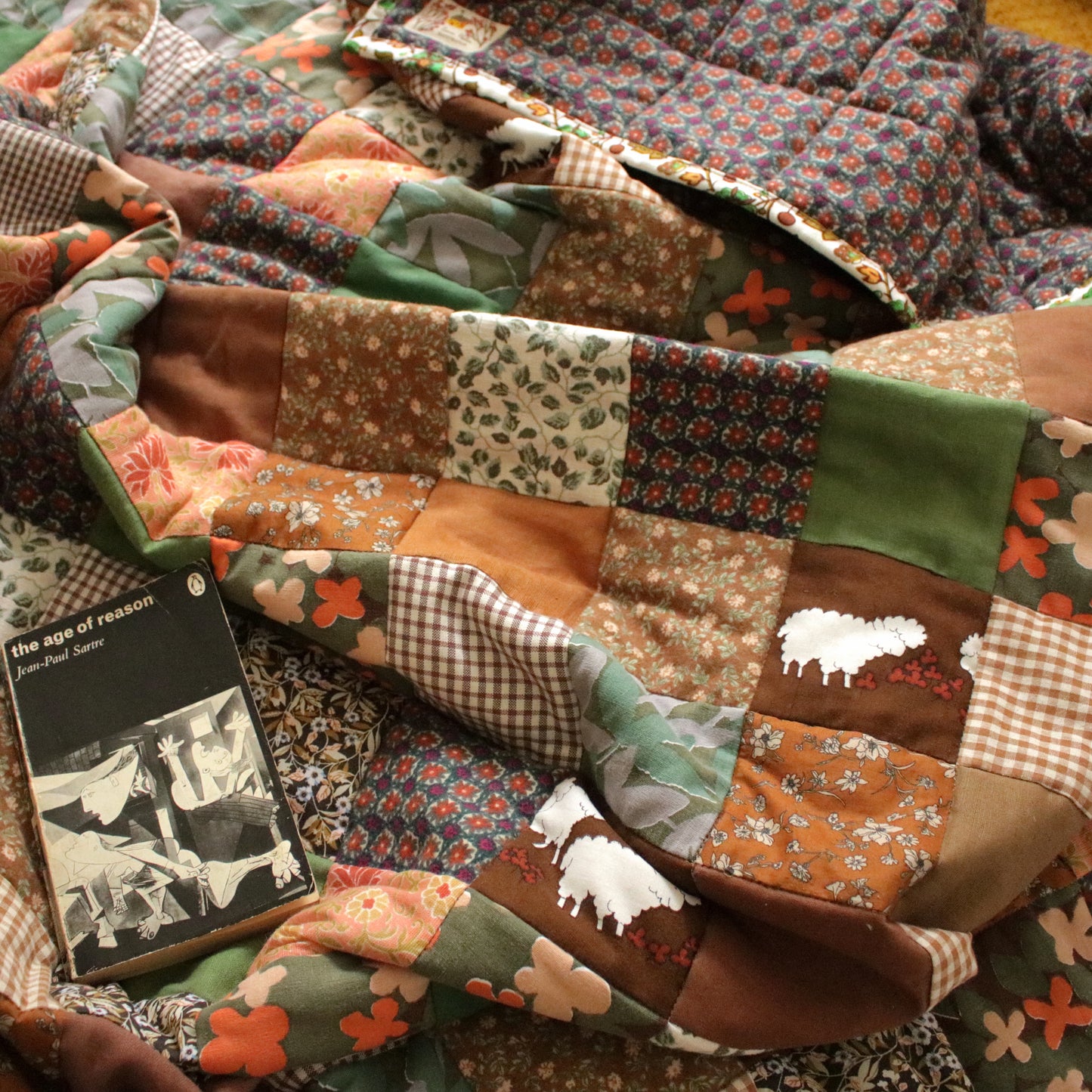 Heirloom Patchwork Blanket with an Embroidery "Countryside Garden"