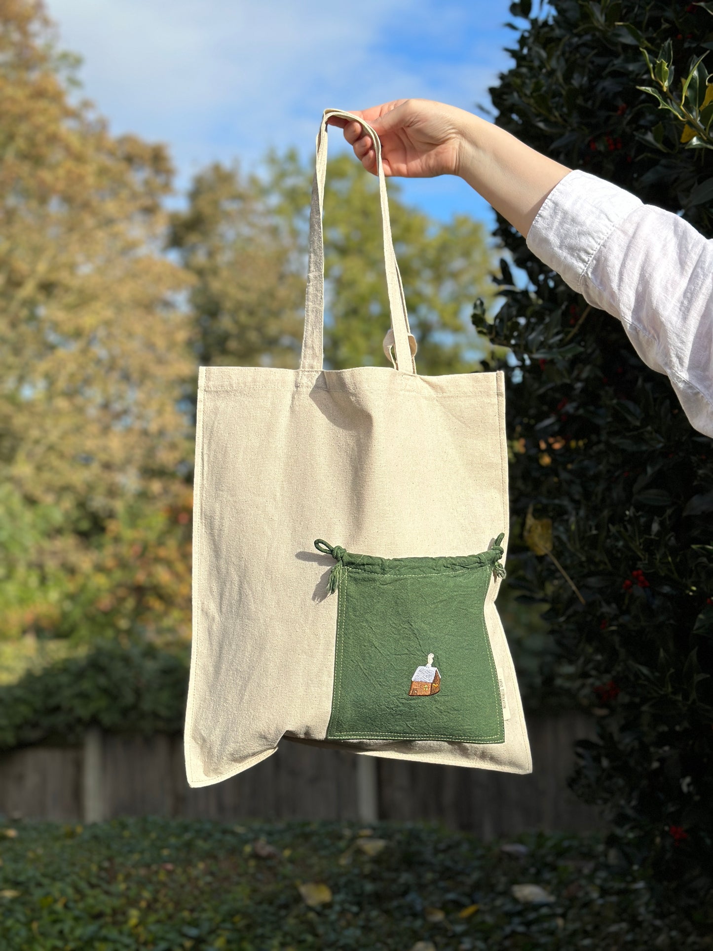Essential Cotton Tote Bag with a Pocket Gingerbread House