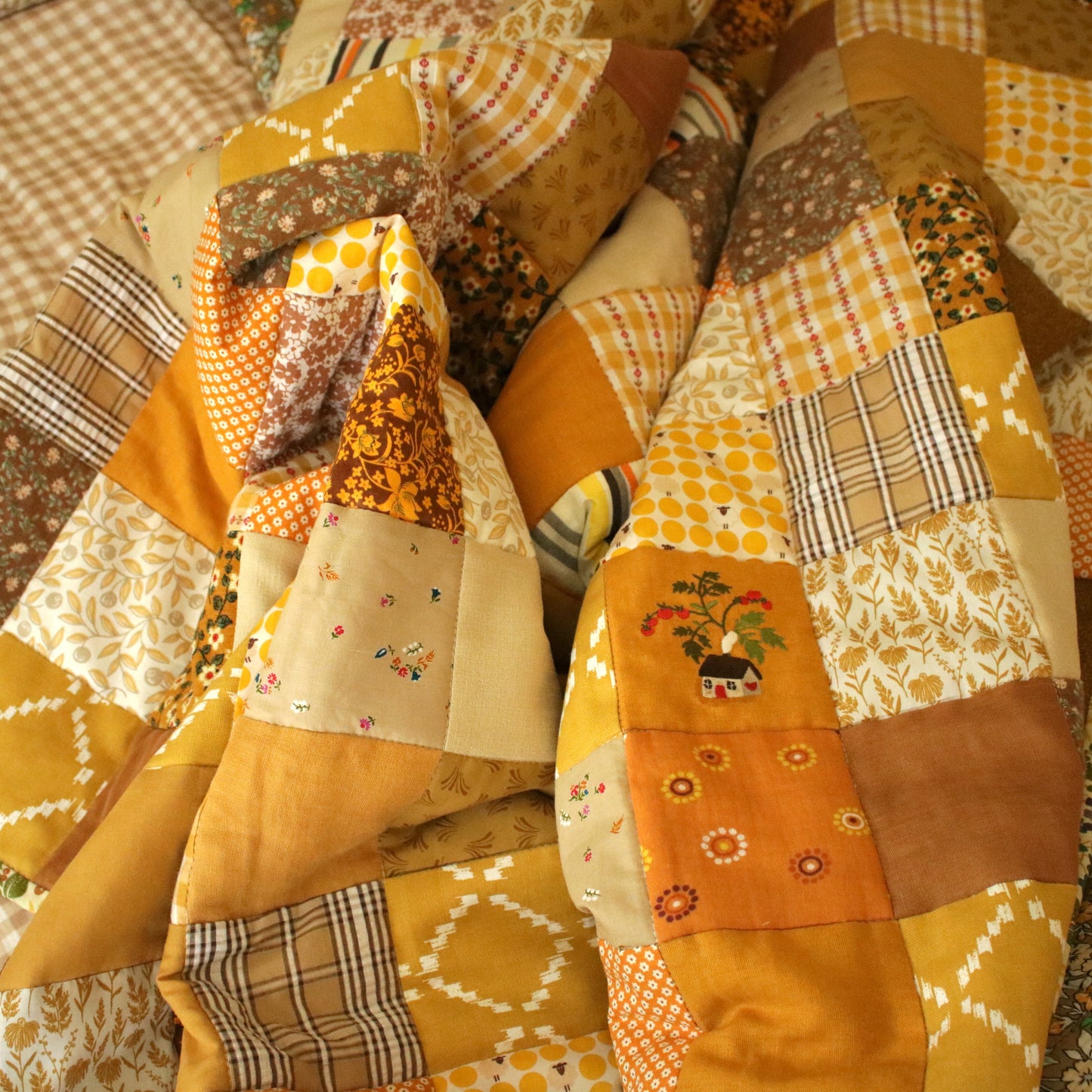Heirloom Patchwork Blanket with an Embroidery "Helenium"