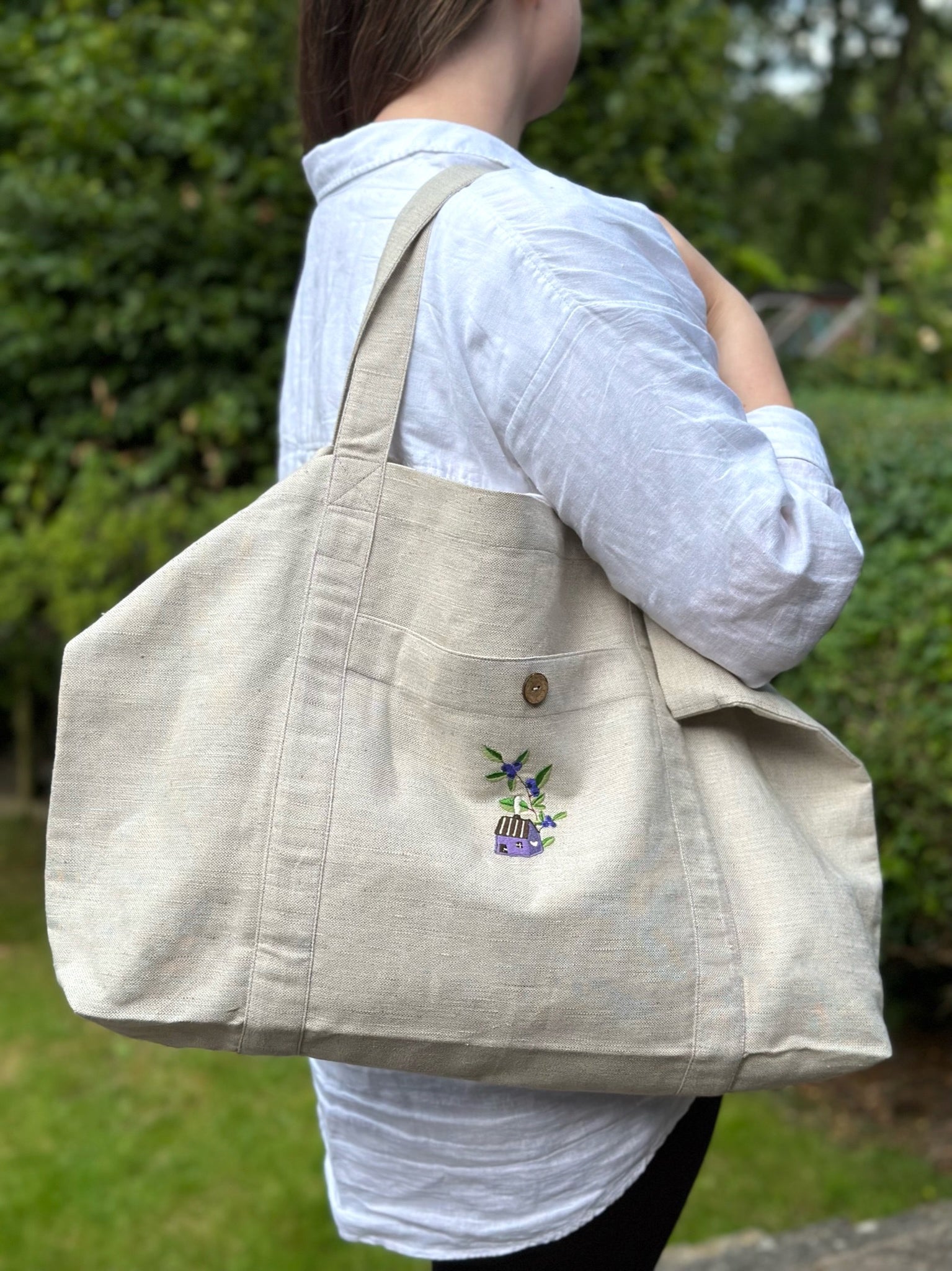XXL Tote Bag "Blueberry Cottage"