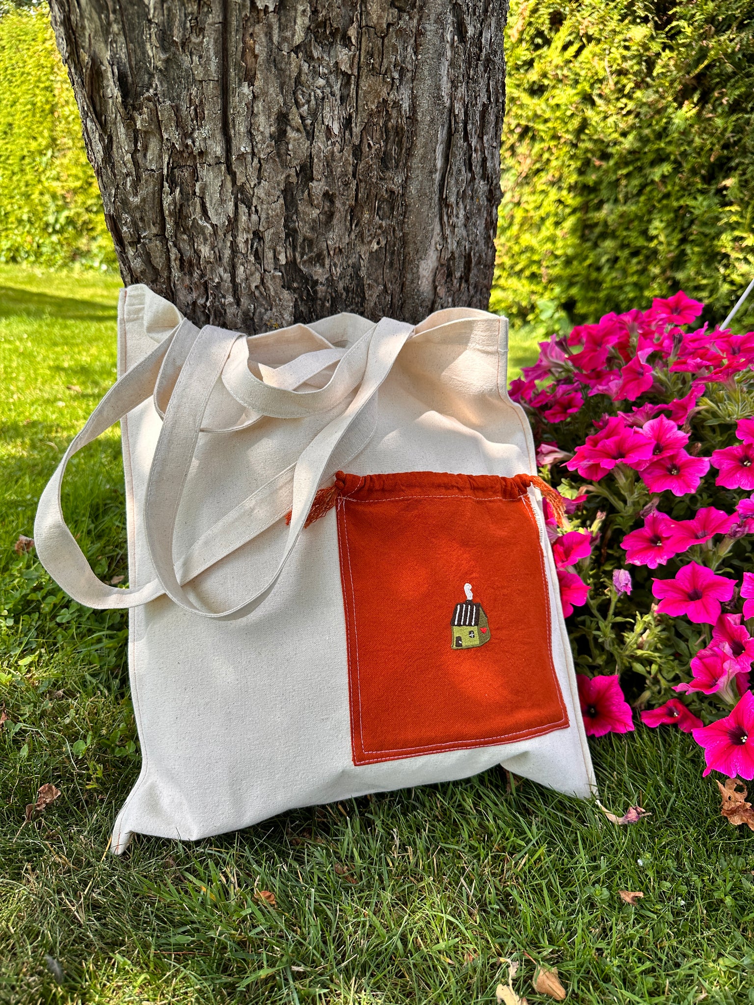 Essential Cotton Tote Bag with a Pocket no. 5