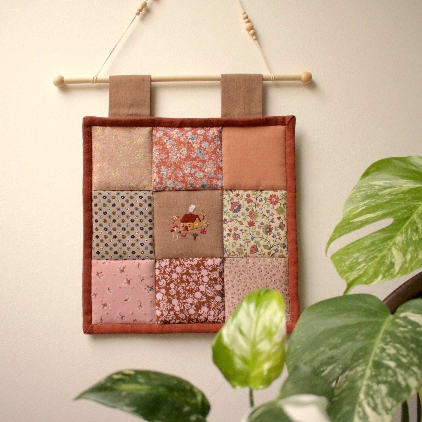 Patchwork Wall Hanging "Oakleaf Hydrangea"