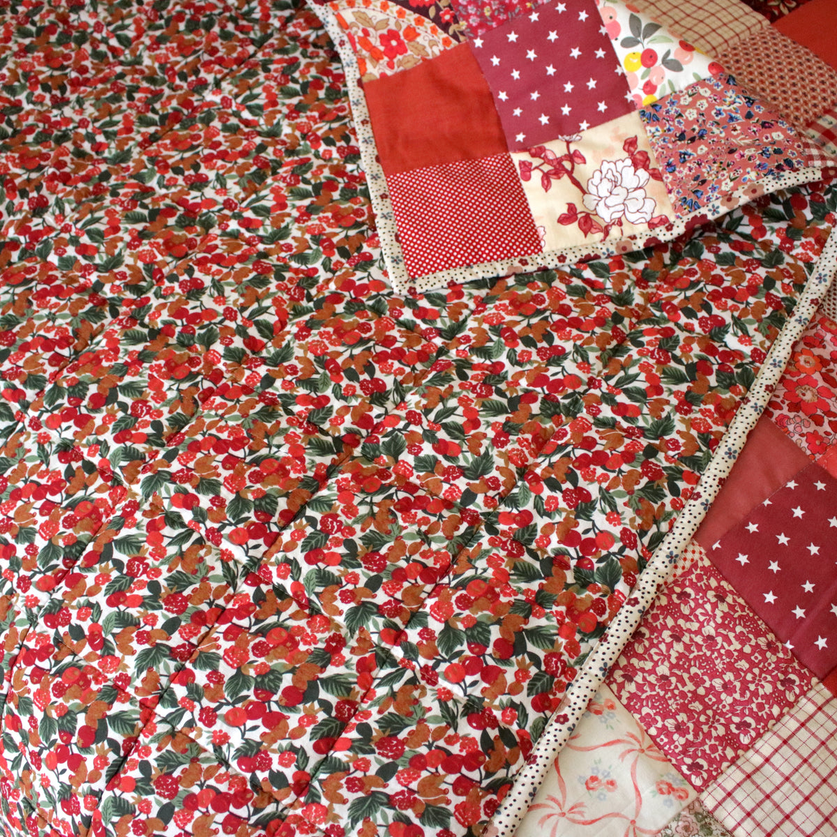 Heirloom Patchwork Blanket with an Embroidery "Dahlia"
