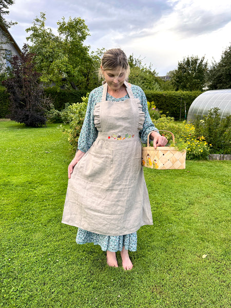 Rustic Apron with Embroidery
